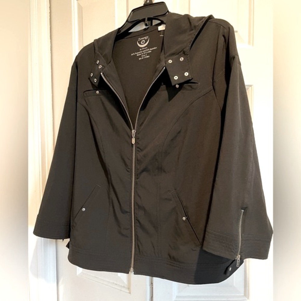 ZENERGY by CHICOS 🖤 Black, Lightweight, Zip Up, Hooded Jacket w POCKETS